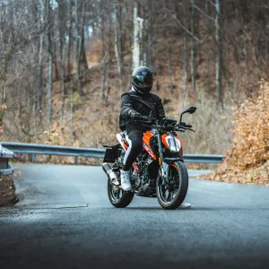 KTM 390 Duke Gen-3 : la roadster la plus affûtée des moins de 400 cc vient de passer un cap gallery 1