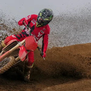 Ducati Desmo450 EDS : une enduro homologuée route qui pourrait viser le Dakar gallery 2