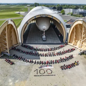 À l'occasion du centenaire de Ducati, des milliers de Ducatisti se sont rassemblés dans certaines des plus belles villes du monde pour le #WeRideAsOne gallery 3