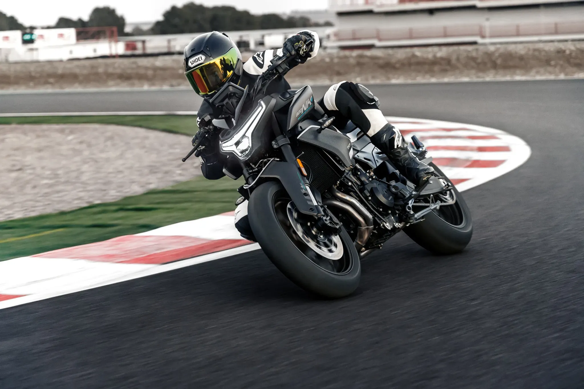 CFMOTO 800NK - Image 2