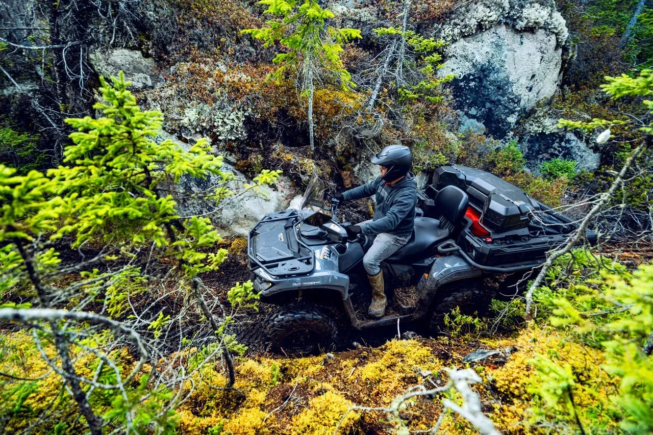 Can-Am Outlander MAX 6X6 DPS - Image 2