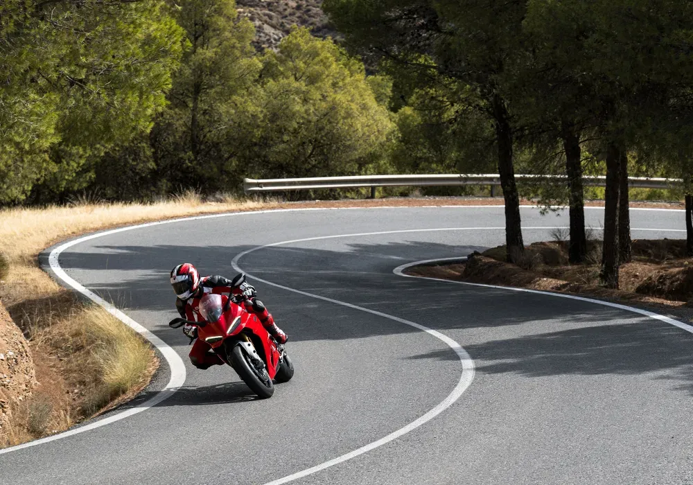 Ducati Panigale V2 - Image 2