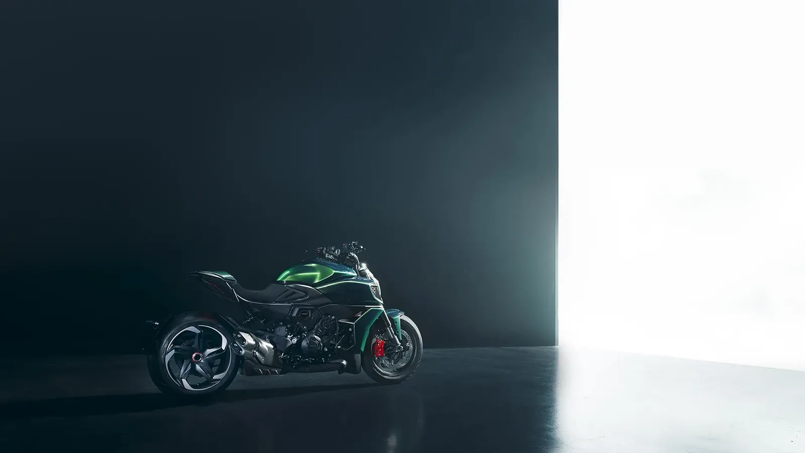 Ducati Diavel for Bentley - Image 2