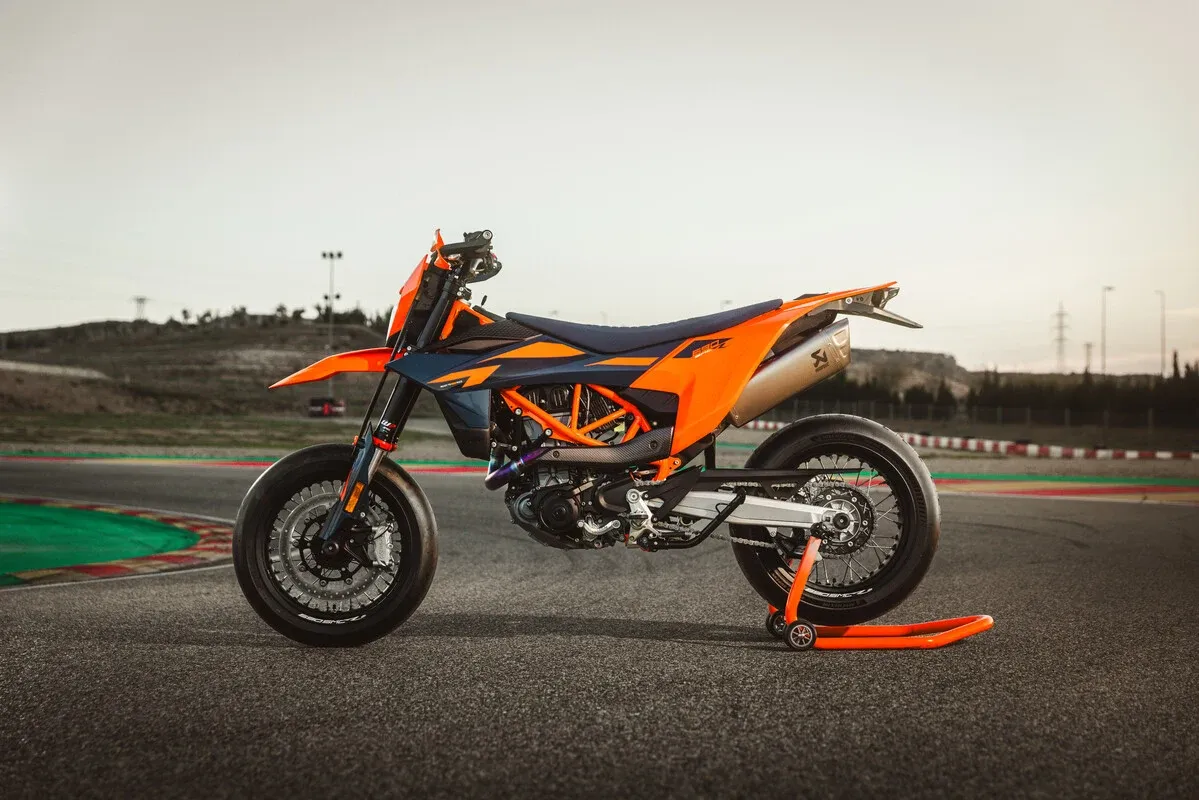 KTM 690 SMC R - Image 3