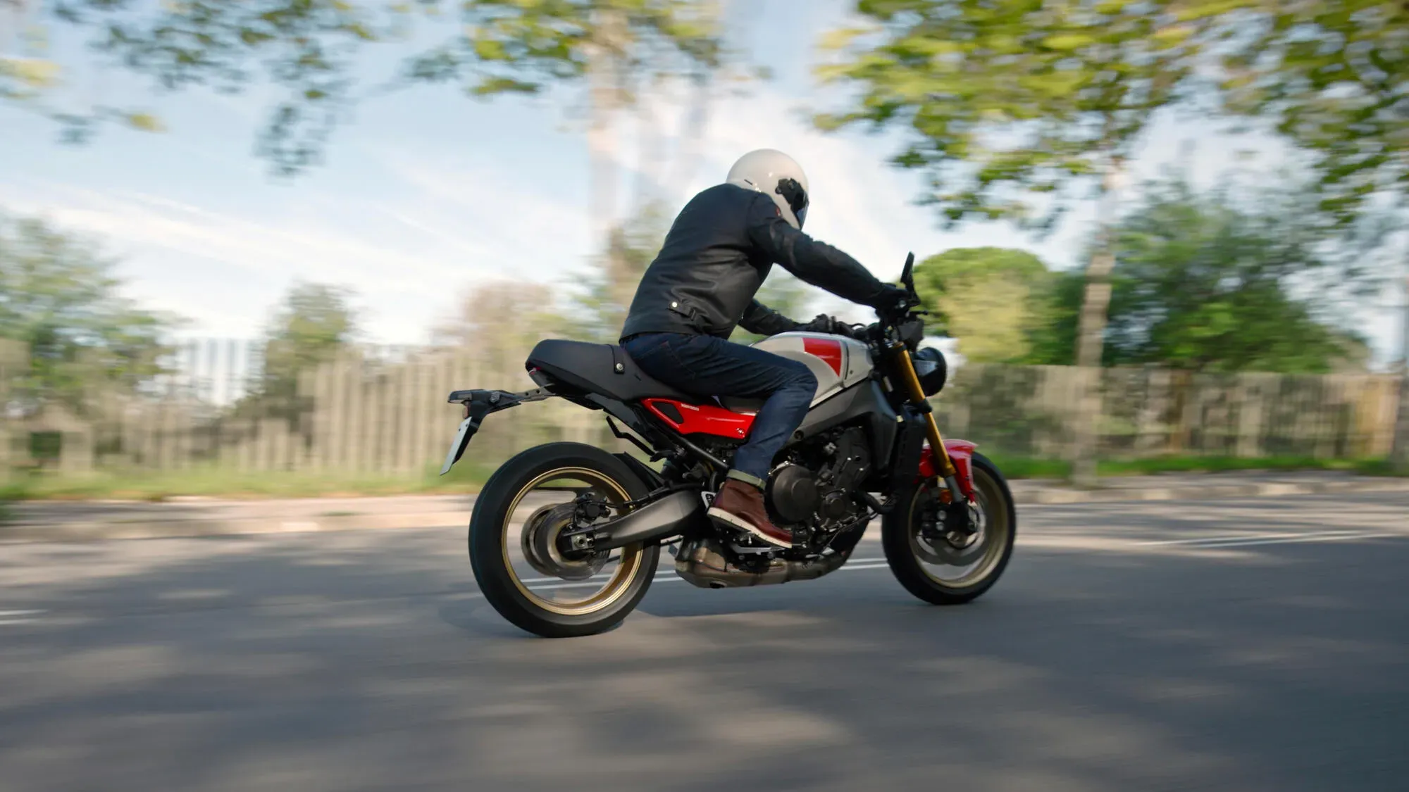 Yamaha XSR900 - Image 2