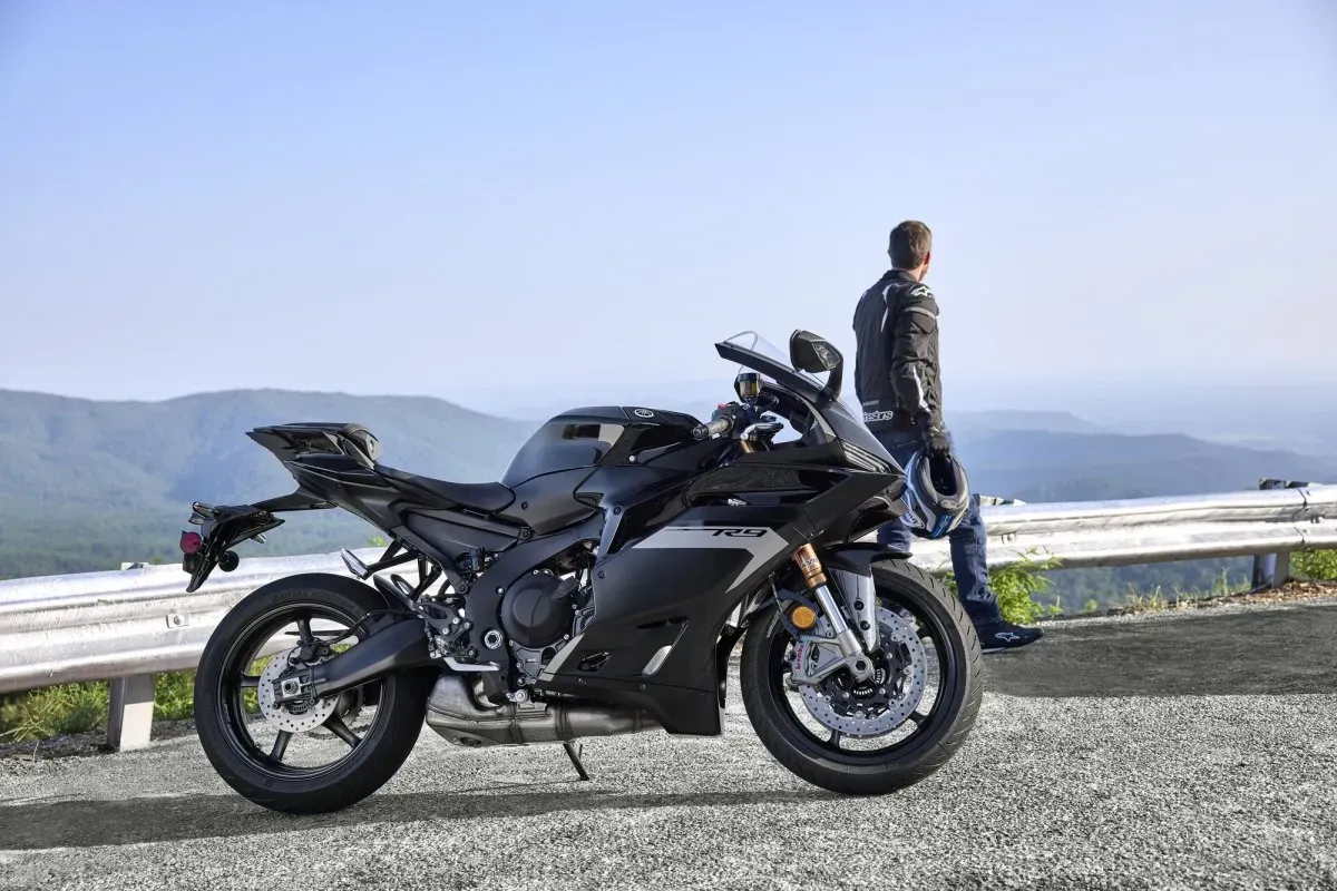 Yamaha R9 - Image 3