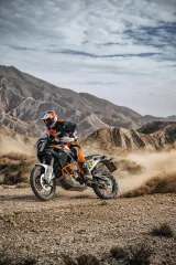 KTM 1390 Super Adventure R 3