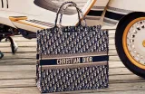 Vespa 946 Christian Dior 4