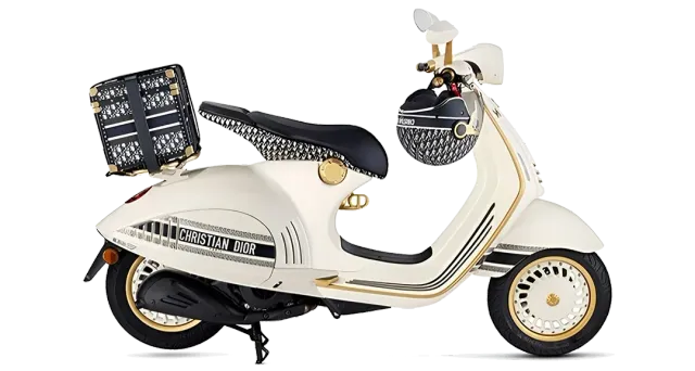 Vespa 946 Christian Dior